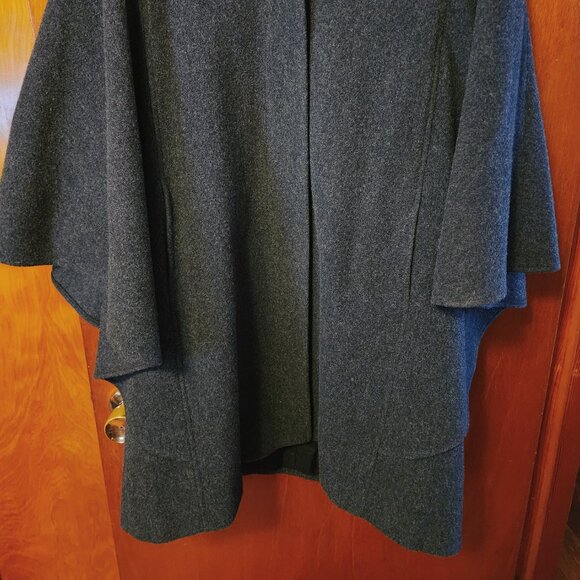 Women's Medium Worthington Gray Wool W/ Velvet Lined Hood Button Close Coat Cape - Picture 3 of 10